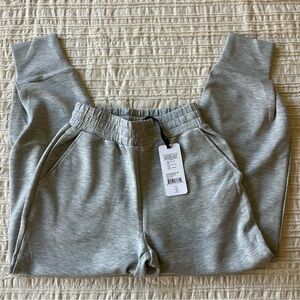 Varley The Relaxed Pant 27.5. Grey